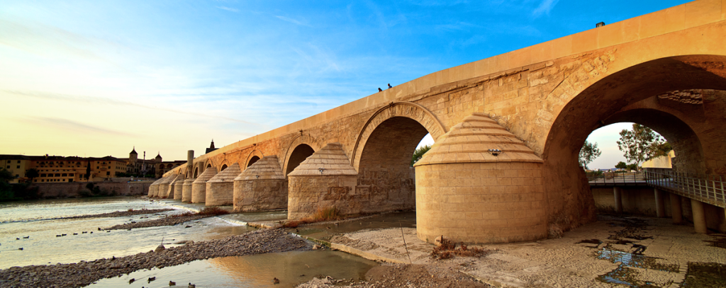 Puente romano in Córdoba, Spain | Photo: Tomas Fano | CC-BY SA 2.0 Puente romano in Córdoba, Spain | Tomas Fano | CC-BY SA 2.0